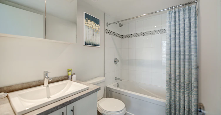 100 De Gaspé Rue, Montréal, QC, H3E 1E5 - 5
