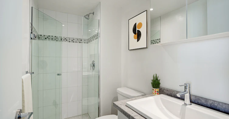 100 De Gaspé Rue, Montréal, QC, H3E 1E5 - 6
