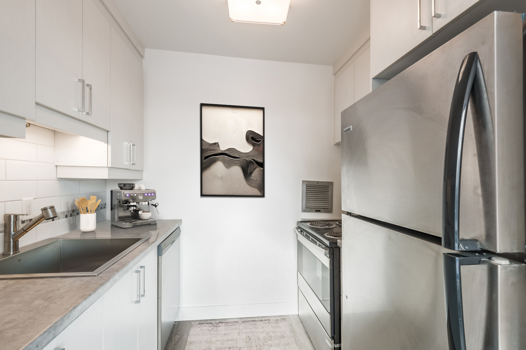 200 De Gaspé Rue, Montréal, QC, H3E 1E6 - 5