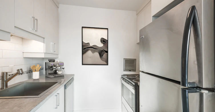 200 De Gaspé Rue, Montréal, QC, H3E 1E6 - 5