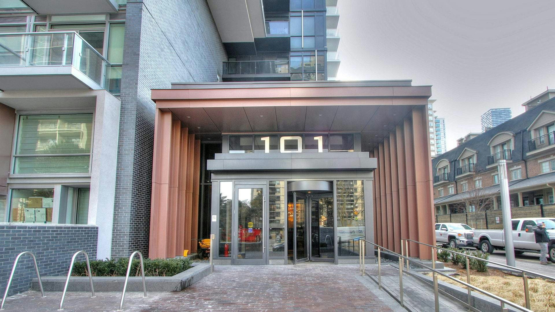 10-101 Erskine, Toronto, ON, M4P 1Y5