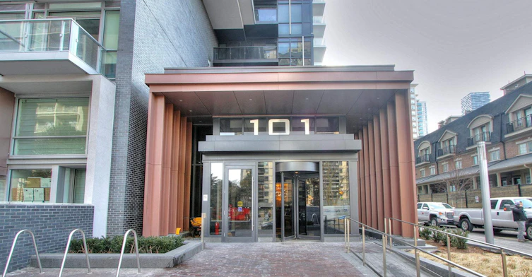 10-101 Erskine, Toronto, ON, M4P 1Y5