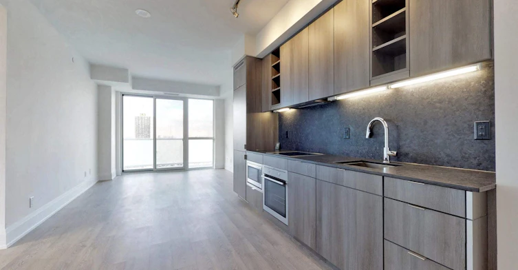 10-101 Erskine, Toronto, ON, M4P 1Y5 - 9
