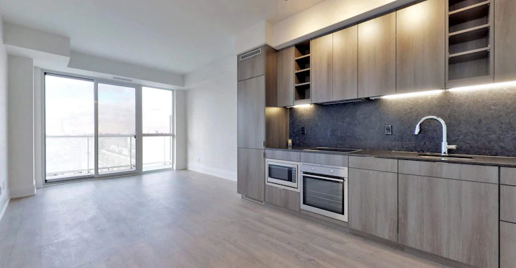 10-101 Erskine, Toronto, ON, M4P 1Y5 - 10