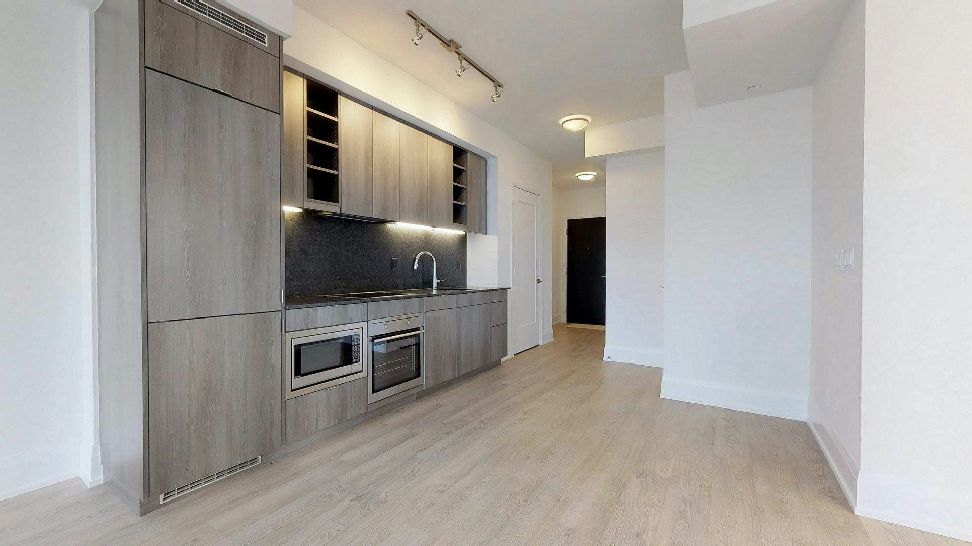10-101 Erskine, Toronto, ON, M4P 1Y5 - 11