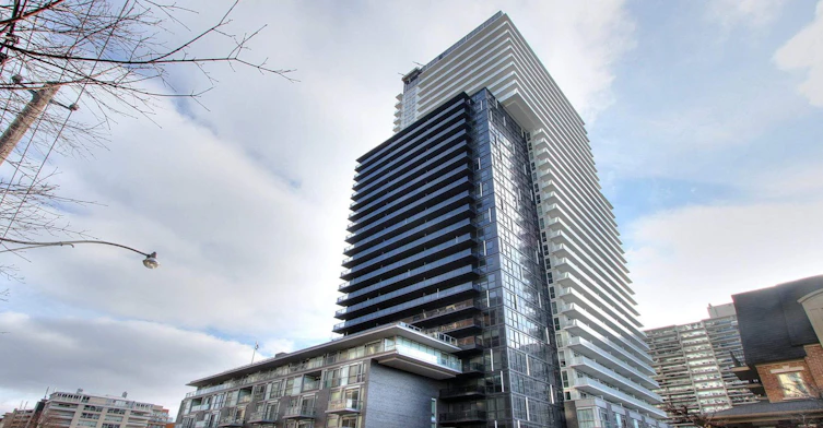 10-101 Erskine, Toronto, ON, M4P 1Y5 - 2