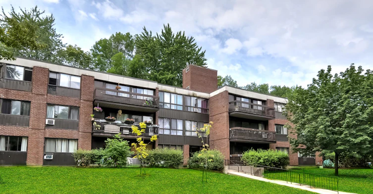 300 Elgar Rue, Montréal, QC, H3E 1C9 - 5