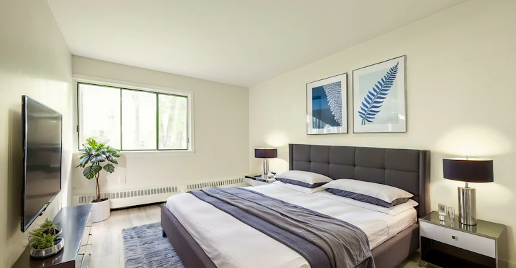 300 Elgar Rue, Montréal, QC, H3E 1C9 - 4