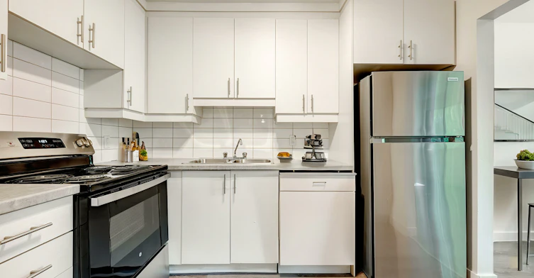 300 Elgar Rue, Montréal, QC, H3E 1C9 - 3