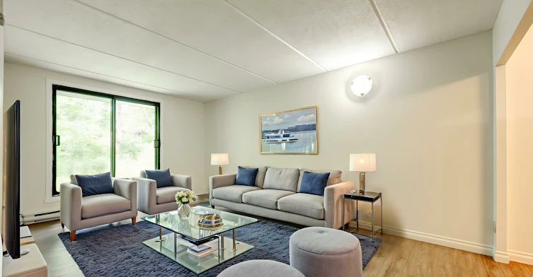 670 De Gaspé, Montréal, QC, H3E 1H8