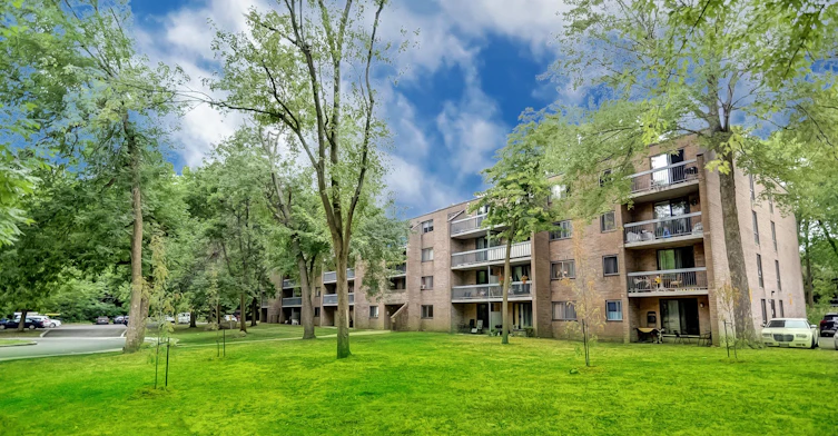 670 De Gaspé, Montréal, QC, H3E 1H8 - 5