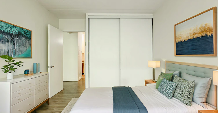 670 De Gaspé, Montréal, QC, H3E 1H8 - 3