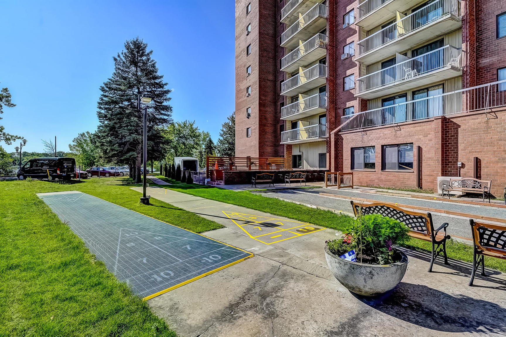 400 Juge Desnoyers Place, Laval, QC, H7G 4S2 - 27