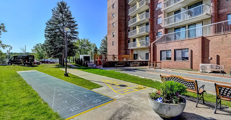400 Juge Desnoyers Place, Laval, QC, H7G 4S2 - 27