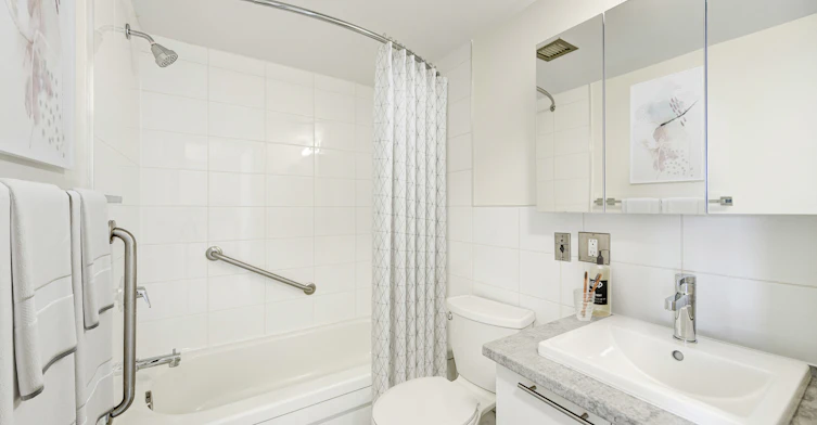 400 Juge Desnoyers Place, Laval, QC, H7G 4S2 - 5