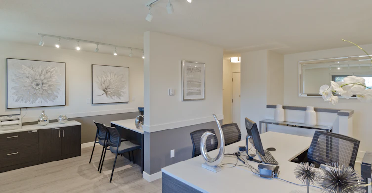 3607 49 Street NW, Calgary, AB, T3A 2H3 - 9