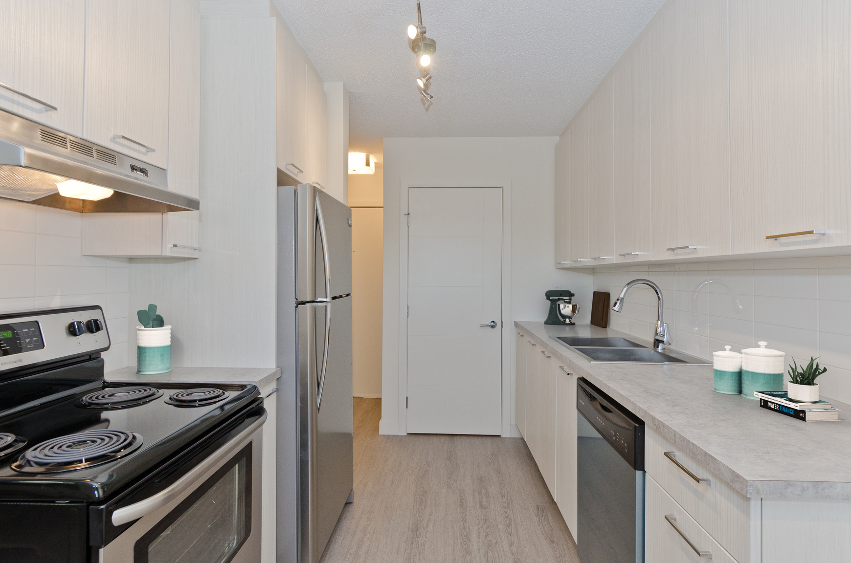3607 49 Street NW, Calgary, AB, T3A 2H3 - 2