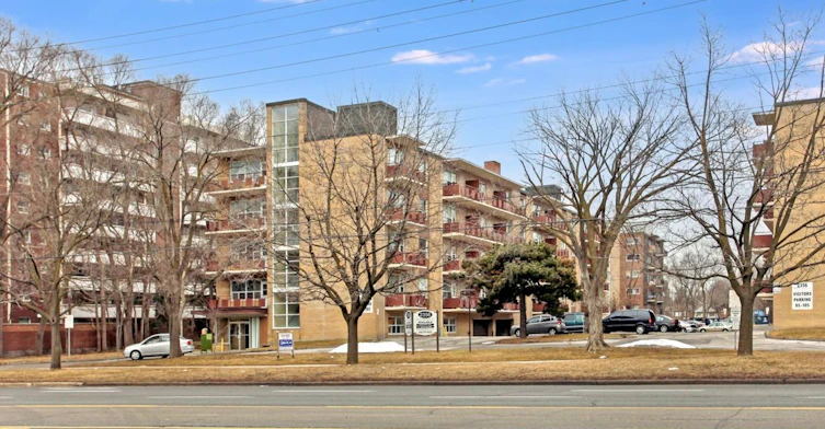 2356 Eglinton Avenue East, Toronto, ON, M1K 2P1