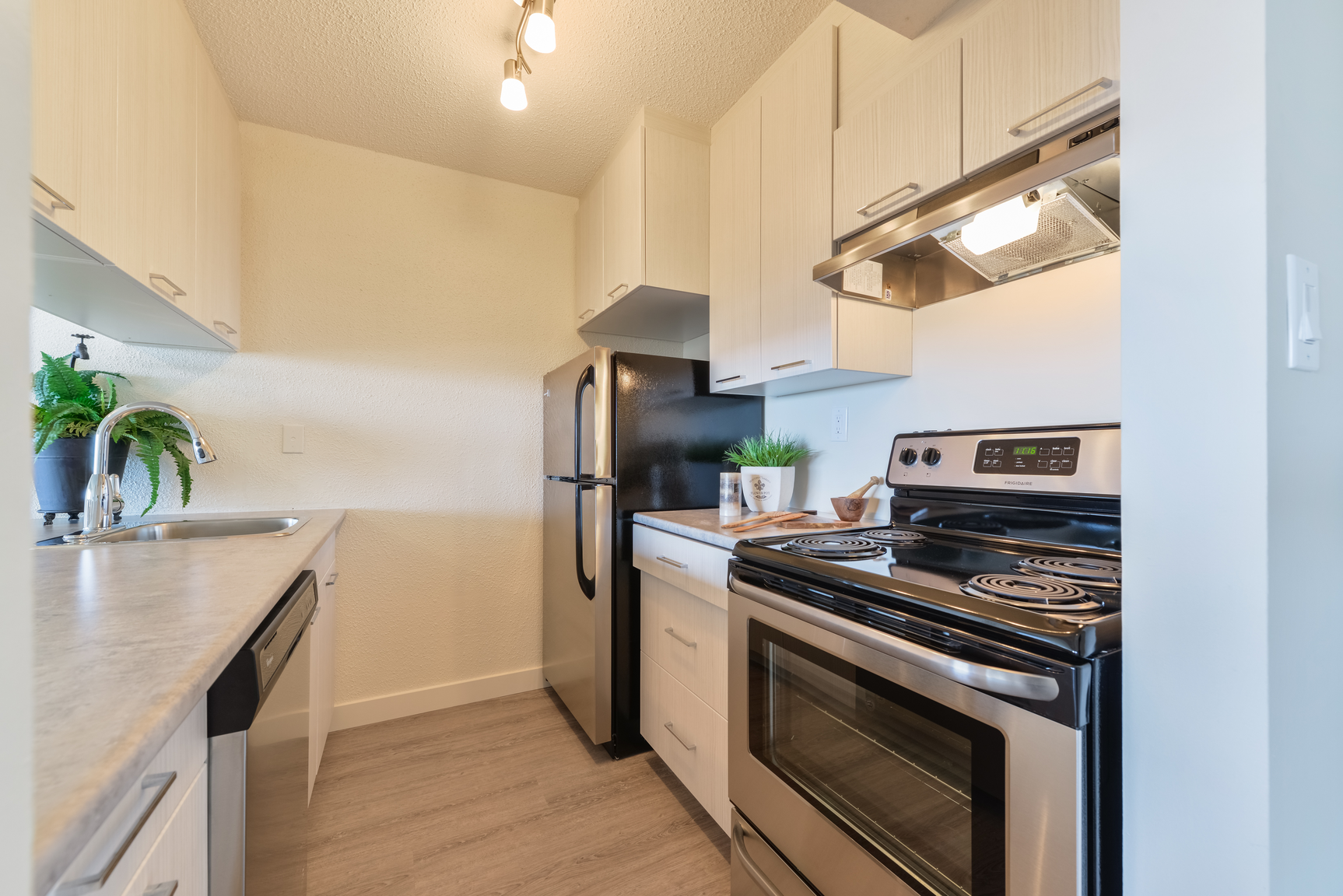17311 69 Avenue NW, Edmonton, AB, T5T 3S3 - 4