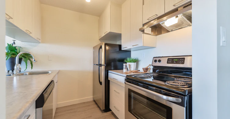 17311 69 Avenue NW, Edmonton, AB, T5T 3S3 - 4