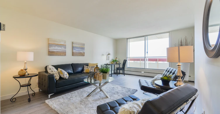 15503 87 Avenue NW, Edmonton, AB, T5R 4K4