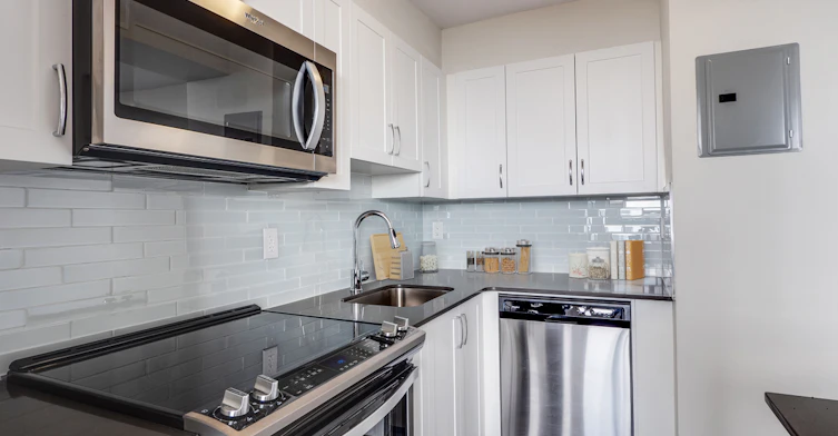 0704-19 Rosemount Drive, Toronto, ON, M1K 2W7 - 2