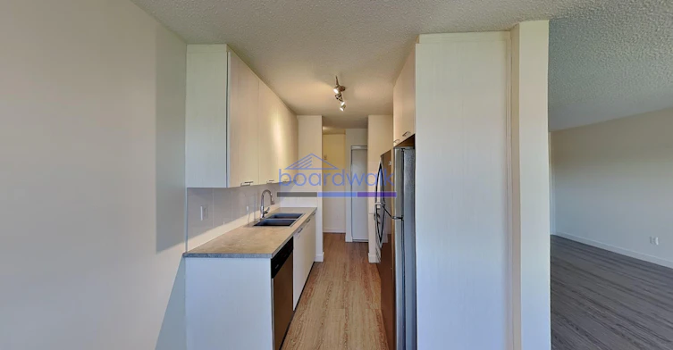 412C-5320 Lakeview Drive SW, Calgary, AB, T3E 6L5 - 5