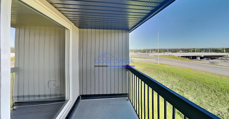 211C-5320 Lakeview Drive SW, Calgary, AB, T3E 6L5