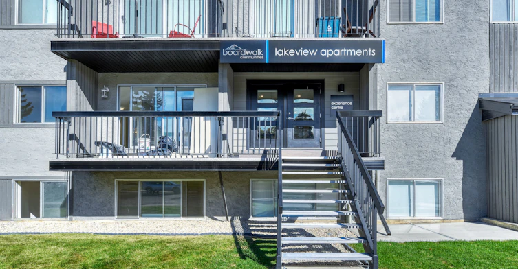 5320 Lakeview Drive SW, Calgary, AB, T3E 6L5