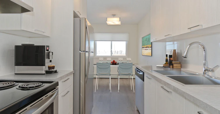 5320 Lakeview Drive SW, Calgary, AB, T3E 6L5 - 6