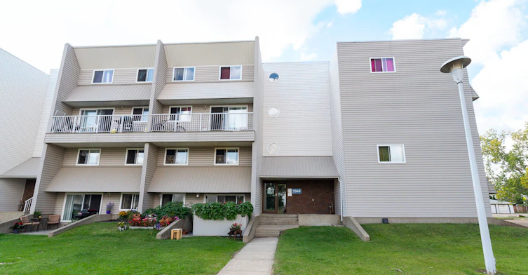 2378 Millbourne Road W, Edmonton, AB, T6K 3B4 - 8
