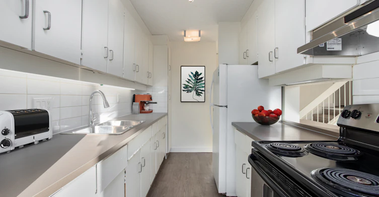 2378 Millbourne Road W, Edmonton, AB, T6K 3B4 - 3