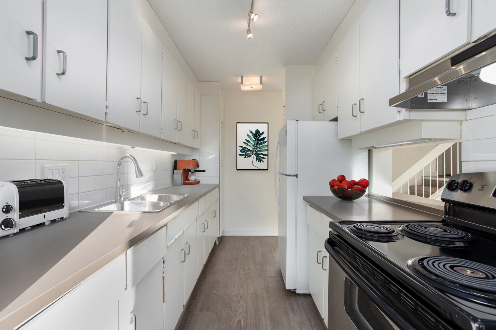 2378 Millbourne Road W, Edmonton, AB, T6K 3B4 - 3