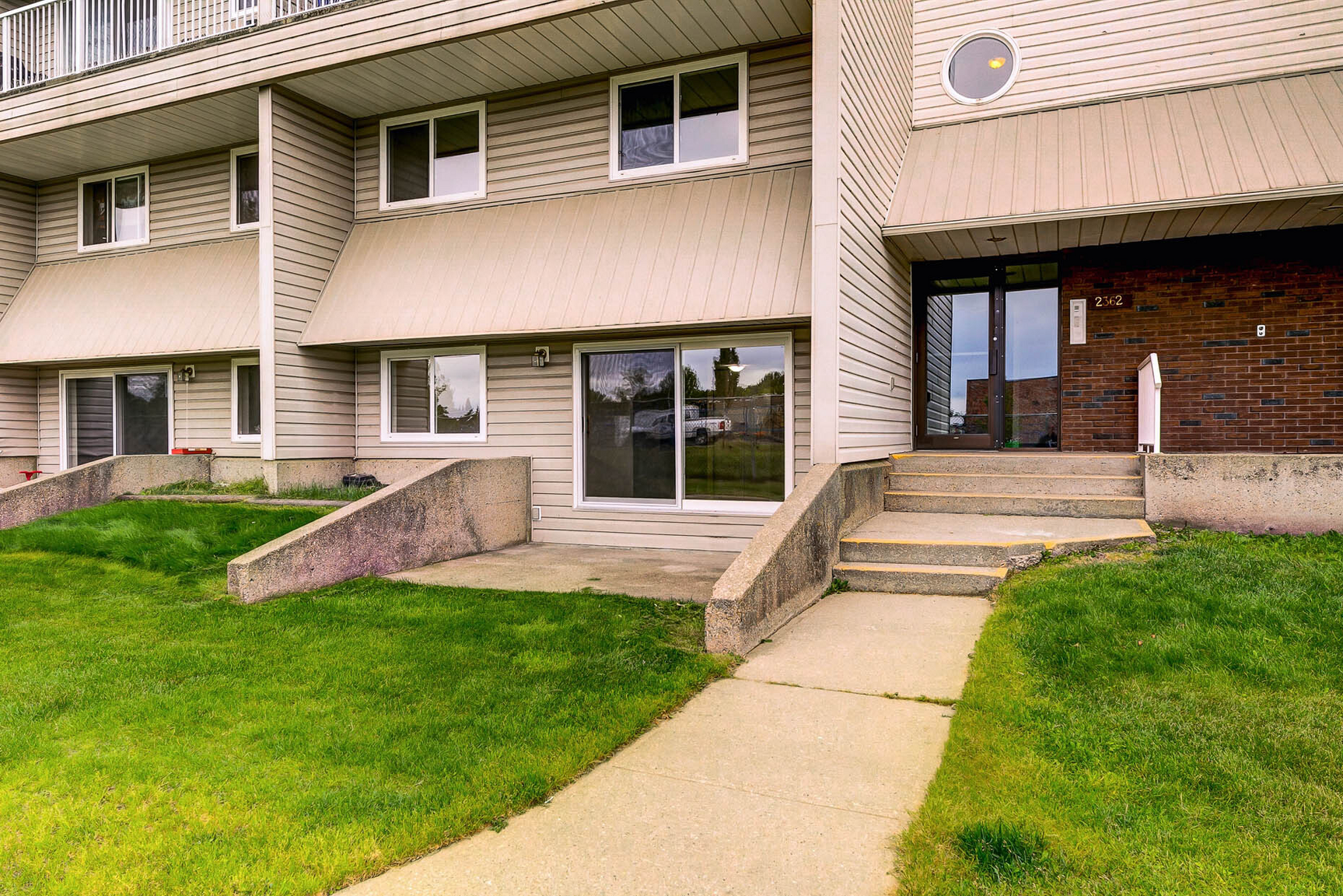 2378 Millbourne Road W, Edmonton, AB, T6K 3B4 - 9