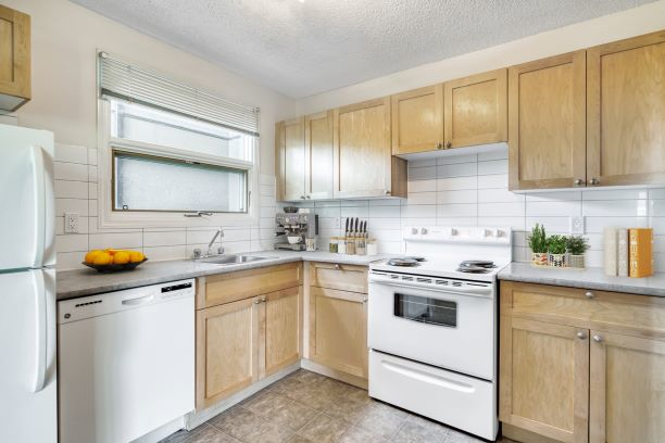 1313 13 Avenue SW, Calgary, AB, T3C 3S1 - 13