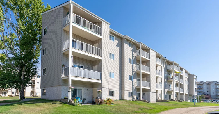 7611 172 Street NW, Edmonton, AB, T5T 2P9 - 8