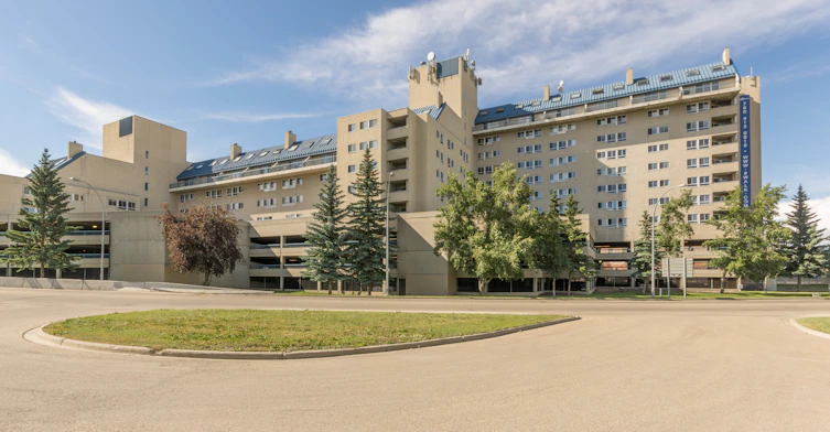 2421 104 Street NW, Edmonton, AB, T6J 5S6 - 9