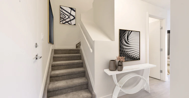 2421 104 Street NW, Edmonton, AB, T6J 5S6 - 6