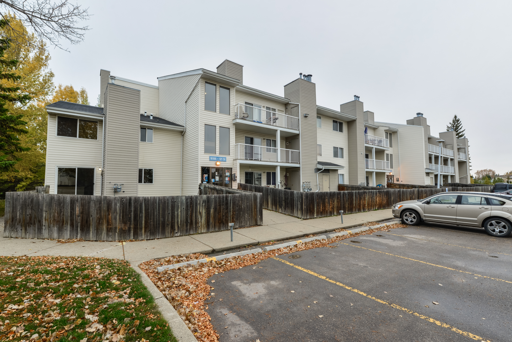 16186 121 Street NW, Edmonton, AB, T5X 4M5 - 5