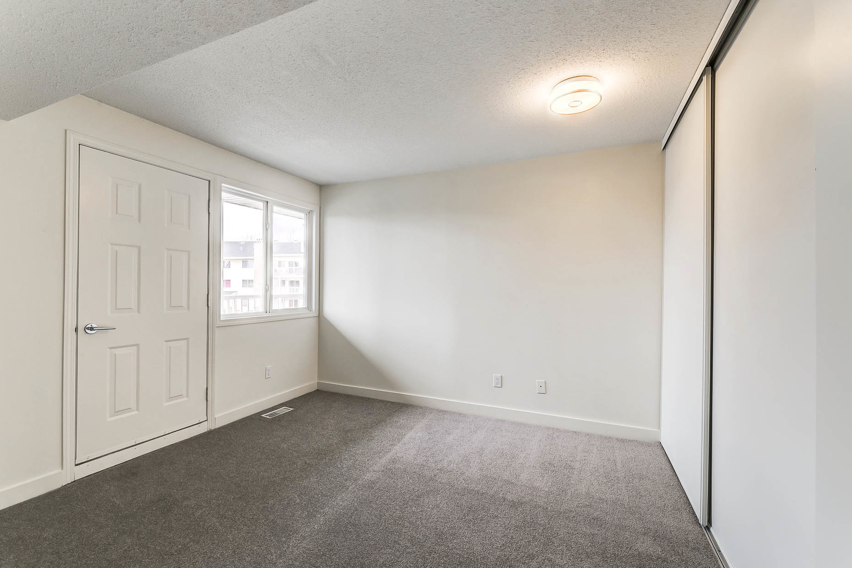 16186 121 Street NW, Edmonton, AB, T5X 4M5 - 3