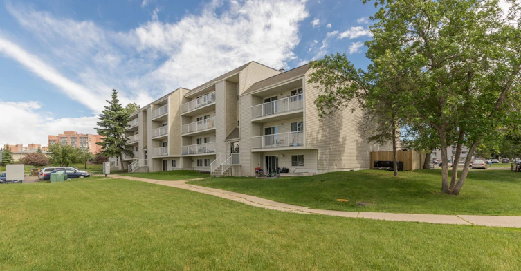 11124 28 Avenue, Edmonton, AB, T6J 4M2 - 6