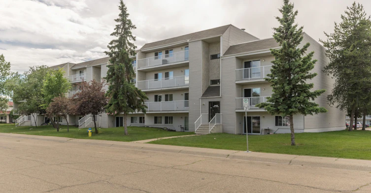 11124 28 Avenue, Edmonton, AB, T6J 4M2 - 7