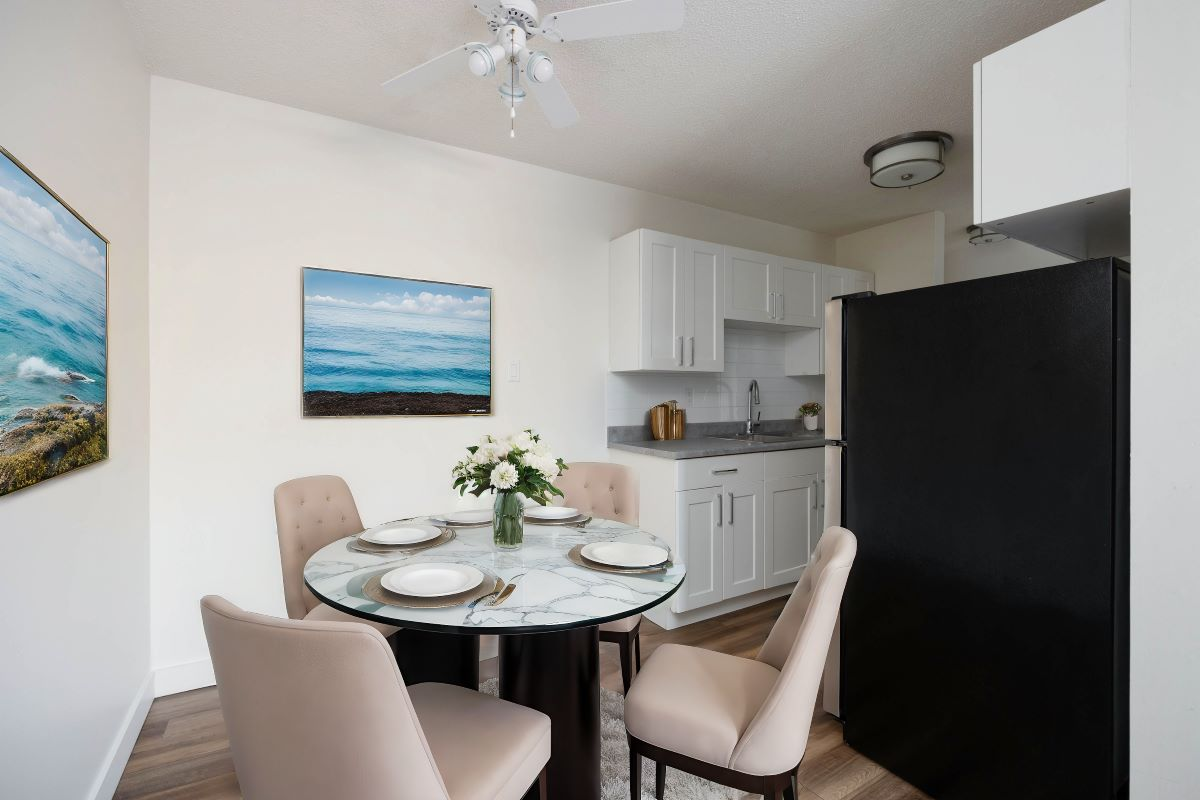 10203 Franklin Avenue, Fort Mcmurray, AB, T9H 2L1 - 2