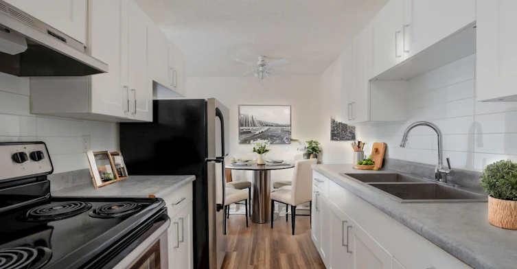 10203 Franklin Avenue, Fort Mcmurray, AB, T9H 2L1 - 3