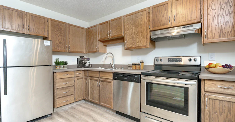 5035 Sherwood Drive, Regina, SK, S4R 4C1 - 4