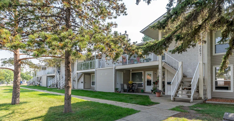 93 Avenue NW, Edmonton, AB, T5T 3E4 - 8