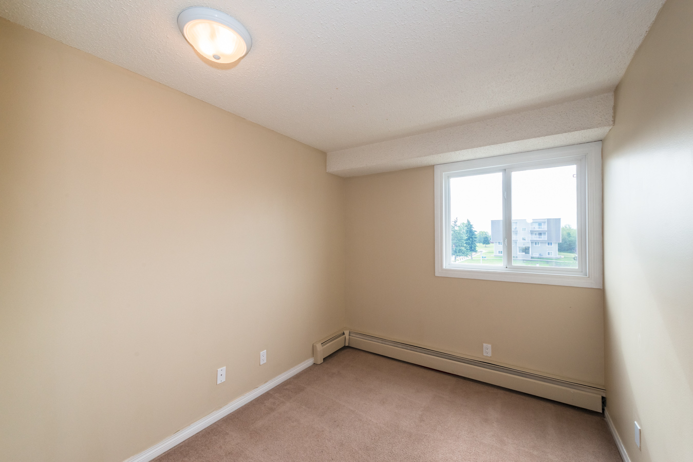 11919 162 Avenue NW, Edmonton, AB, T5X 3R1 - 9