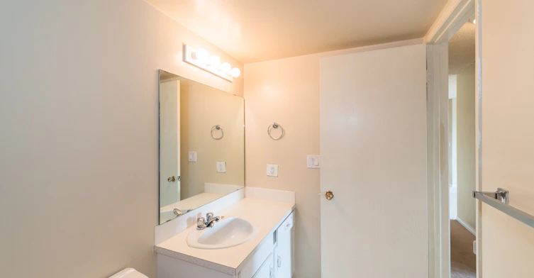 11919 162 Avenue NW, Edmonton, AB, T5X 3R1 - 11
