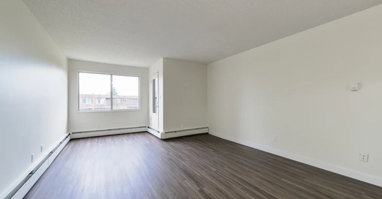 14407 121 Street NW, Edmonton, AB, T5X 3P6 - 5