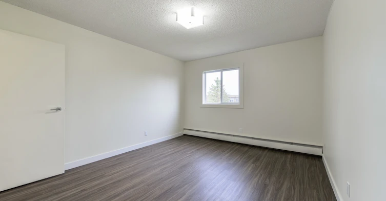 14407 121 Street NW, Edmonton, AB, T5X 3P6 - 11